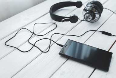 丹佛掘金VS新奥尔良鹈鹕：季后赛焦点战精彩对决